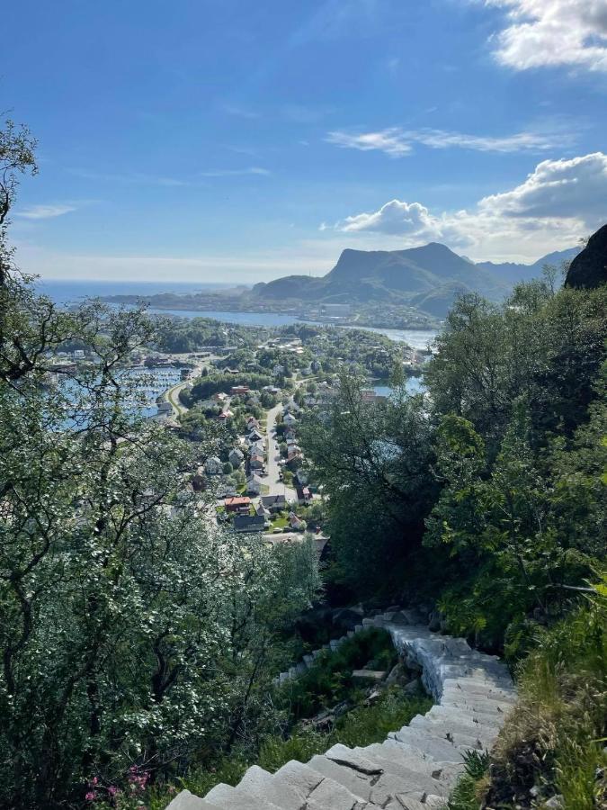Romslig Leilighet Sentralt I Svolvaer Sentrum Exteriér fotografie